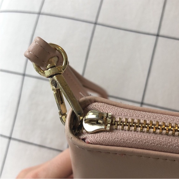 3/$25 WRISTLET/WALLET Light Pink *AS IS* - Picture 5 of 6